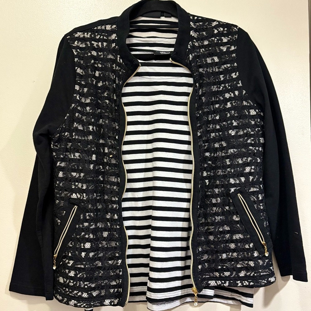 Black Fitted Blazer with Quilted Detailing - Picture 2 of 6